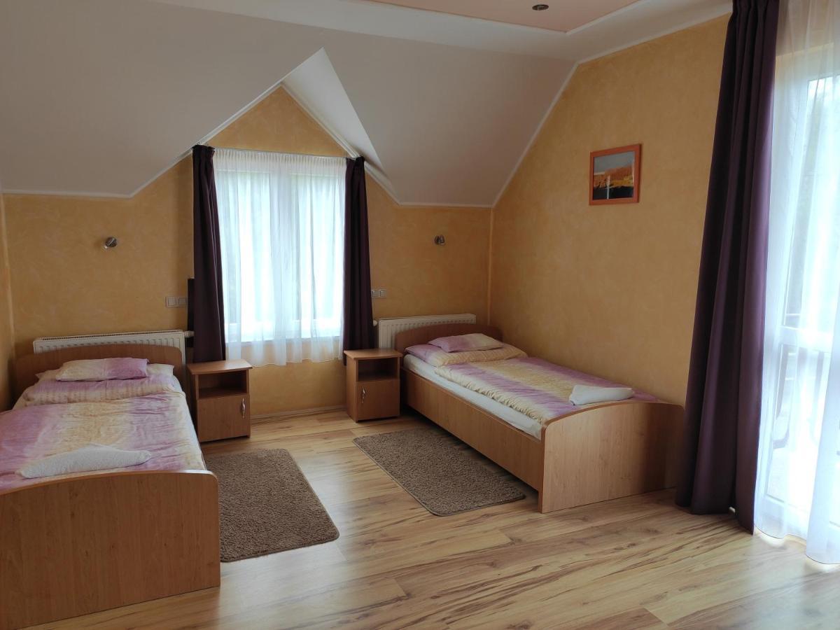 Fonix Apartmanhaz Nagypali Bagian luar foto