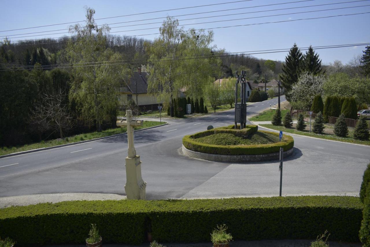 Fonix Apartmanhaz Nagypali Bagian luar foto